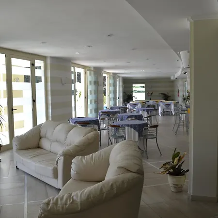 아파트호텔 Onda Marina Rta 마리아나디피에트라산타