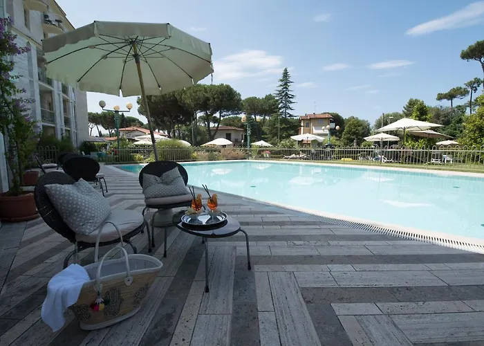 阿塔昂达玛丽娜公寓酒店 4*