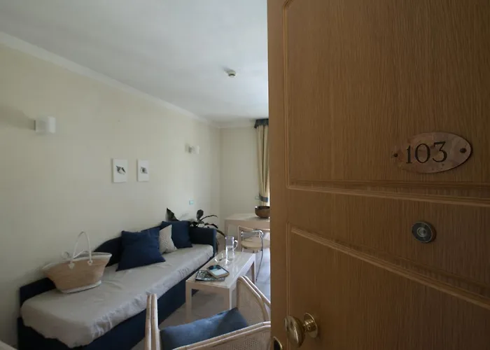 阿塔昂达玛丽娜公寓酒店 4*