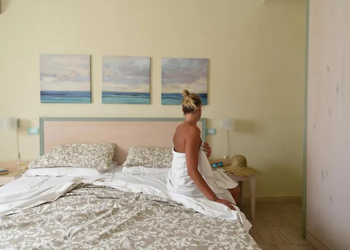 阿塔昂达玛丽娜公寓酒店 4*