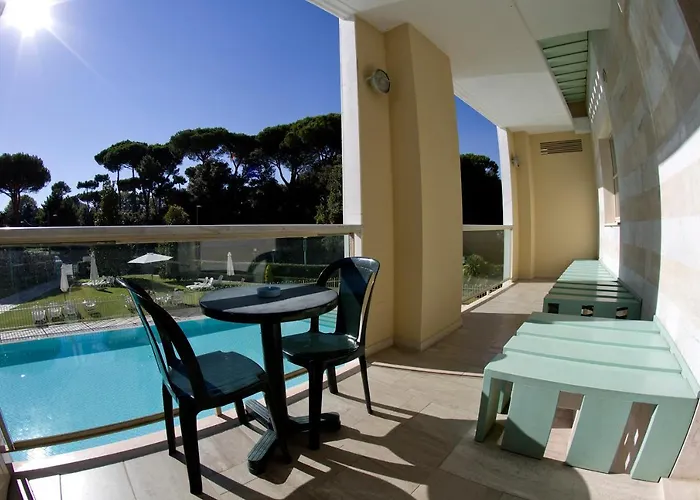 阿塔昂达玛丽娜公寓酒店 4*