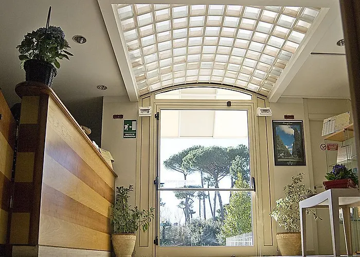 阿塔昂达玛丽娜公寓酒店 4*