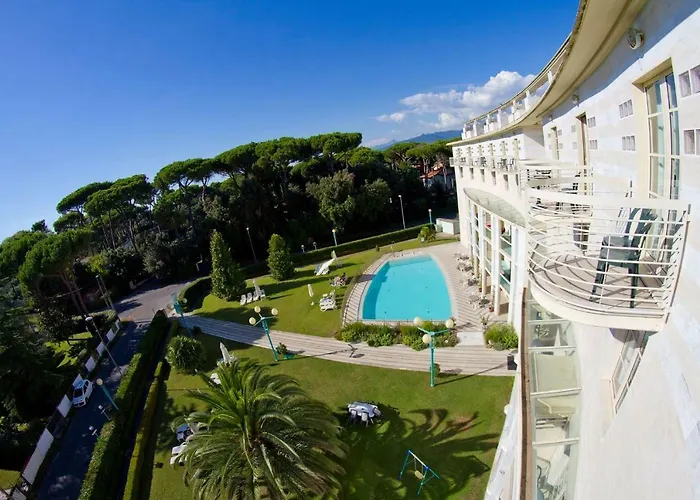 阿塔昂达玛丽娜公寓酒店 4* 马里纳-迪-皮特拉桑塔